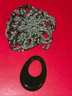 U-add-it: Handcrafted Green Beaded Flower Brooch- and pendant Women Jewelry